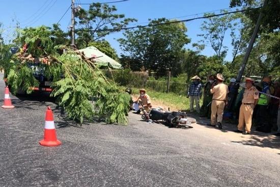 Đi nhập học, nữ sinh Quảng Nam tử vong sau va chạm liên hoàn