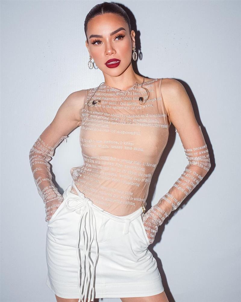 Hồ Ngọc Hà xăm trổ đầy mình giống Minh Hằng, Lương Thùy Linh-1