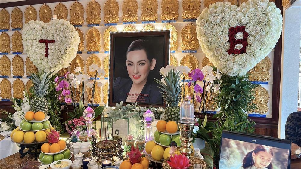 Chồng cũ Phi Nhung trong lễ giỗ đầu cố ca sĩ tại Mỹ-3