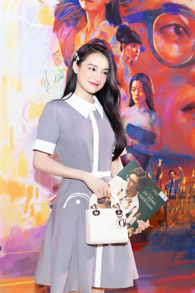 Nhan sắc Nhã Phương khi đồng nghiệp quên chỉnh ảnh-5