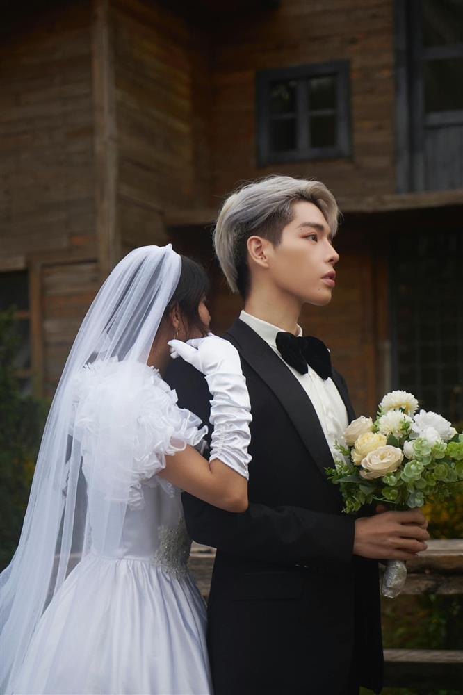 Đức Phúc ra nhạc buồn tỉnh ngủ, Erik tưởng bài hát học tiếng Anh-2