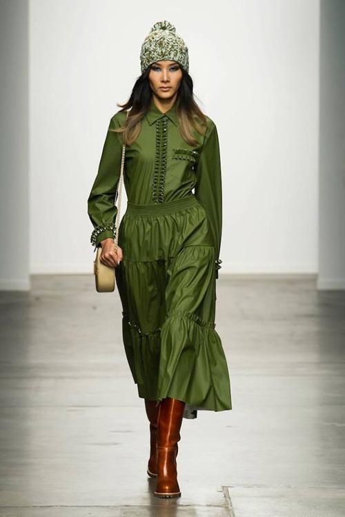 Tranh cãi về trình catwalk của Khánh Vân và Hoàng Thùy-2