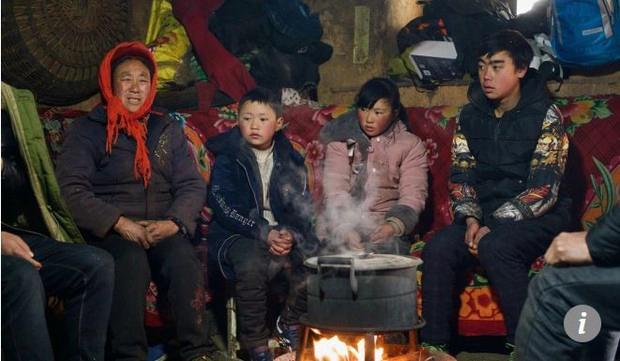 Cuộc sống cậu bé đóng băng hiện giờ thế nào?-8