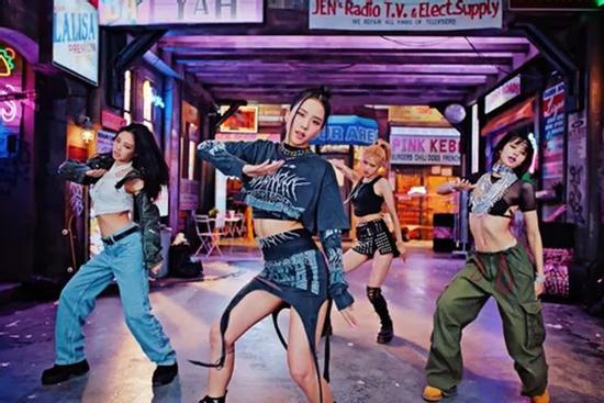 BLACKPINK trở lại: Nâng tầm phong cách, cân bằng nét Mỹ - Hàn