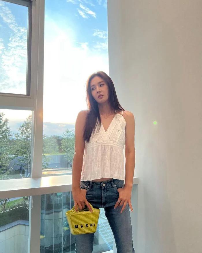 Mỹ nhân Hàn đam mê quần cạp trễ: Jisoo quyến rũ, Joy sexy hết nấc-4