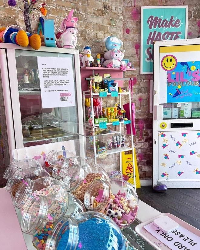 Tiệm bánh cho phép khách hàng trả tiền tùy ý-1