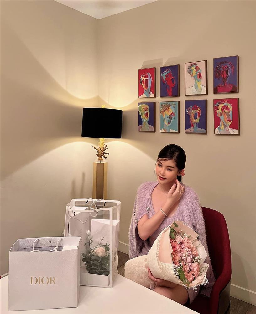 Lê Âu Ngân Anh khoe ảnh tình tứ, chồng sắp cưới có lời dặn dò-3