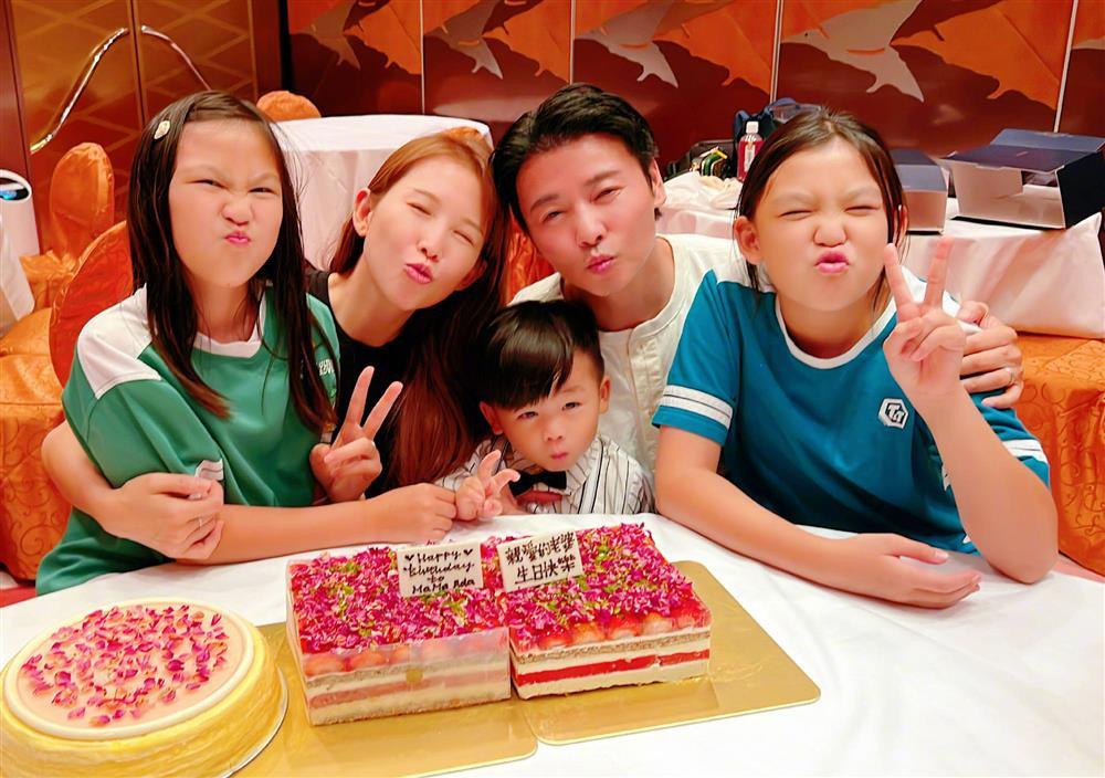 Cuộc sống hôn nhân của Thái Thiếu Phân ở tuổi U50-3