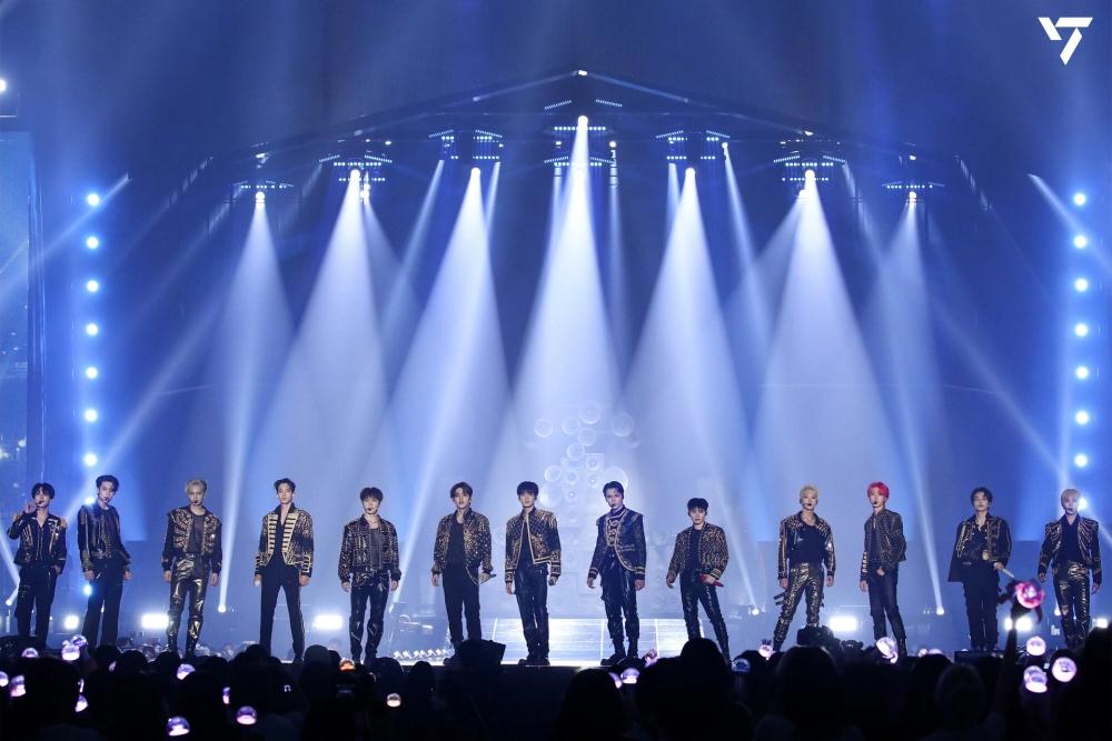 Nhóm nhạc cứu công ty khỏi phá sản-1