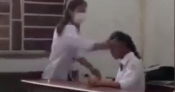 Clip: Nữ sinh lớp 10 vừa văng tục, vừa tát bạn tới tấp ngay trong lớp-1