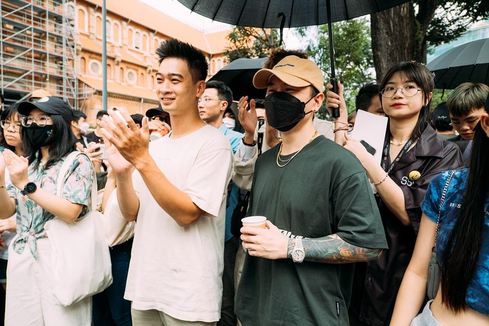 Con trai Rhymastic bất ổn khi nghe bố biểu diễn-2