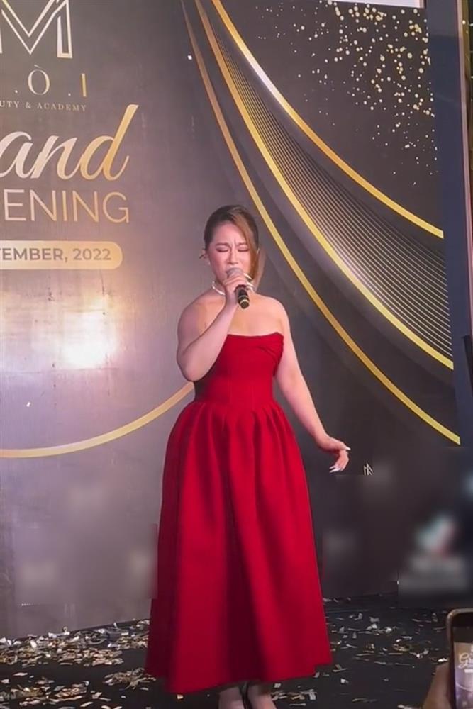 Chọn sai váy, Lương Bích Hữu lộ thân hình đô con-5