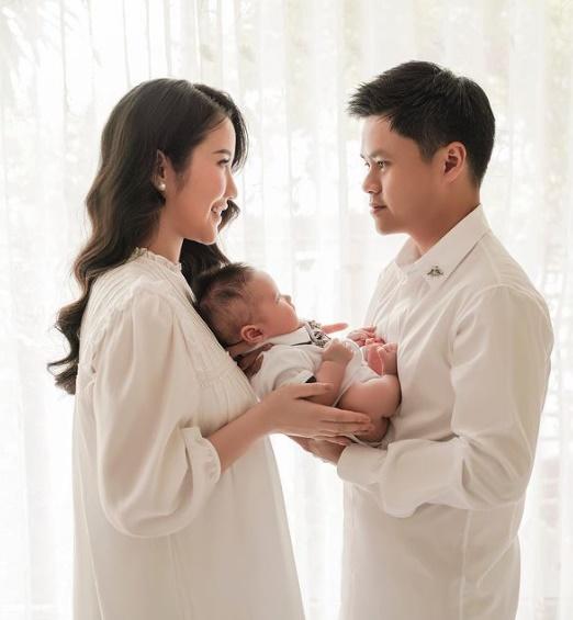 Bạn thân tiết lộ tiệc tròn 1 tuổi con trai Phan Thành-7