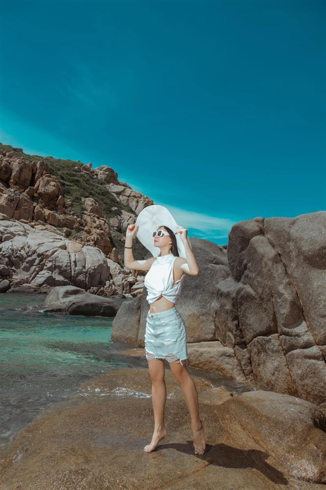 Đâu chỉ Kiều Minh Tuấn, Cát Phượng cũng lột xác sau chia tay-4