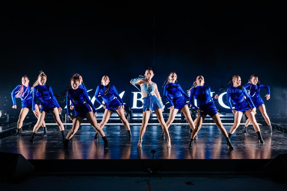 Sao Việt đổ bộ đêm tiệc ‘Blue Night’ ra mắt thương hiệu bia 1664 Blanc-4