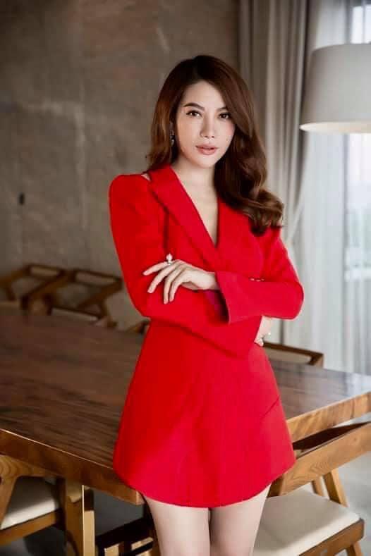 Tin showbiz Việt ngày 19/9: Lê Bê La được chồng chăm tận răng-11