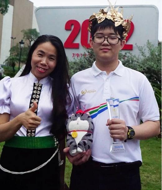 Bố mẹ bệnh nặng, nam sinh Sơn La nỗ lực giành vé chung kết Olympia-4