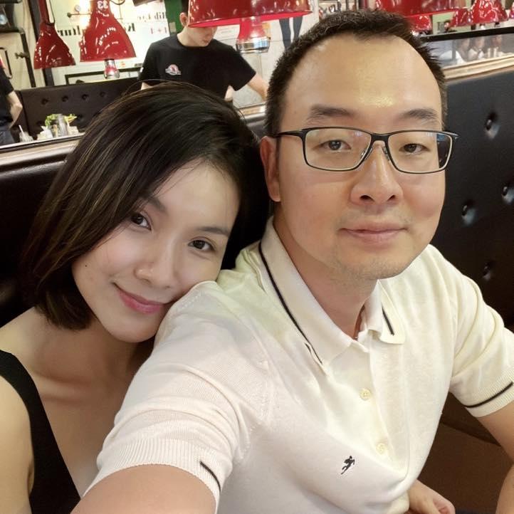 Nhan sắc thật hoa hậu Thùy Lâm trong ảnh chồng đăng-1