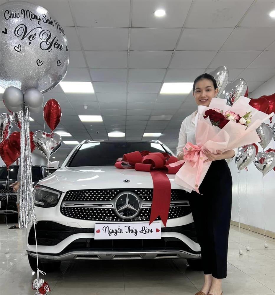 Nhan sắc thật hoa hậu Thùy Lâm trong ảnh chồng đăng-6