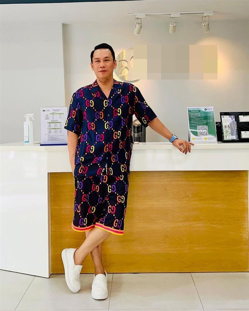 Chồng cũ Lệ Quyên ăn mặc như trai 18 ở tuổi U50-5