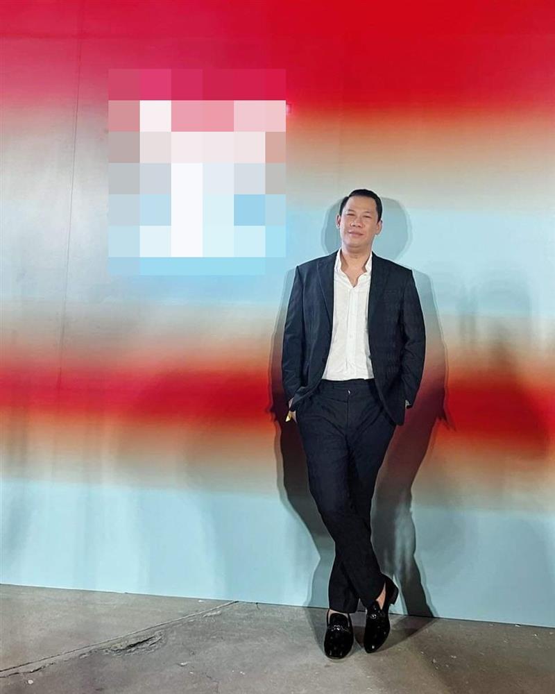 Chồng cũ Lệ Quyên ăn mặc như trai 18 ở tuổi U50-14