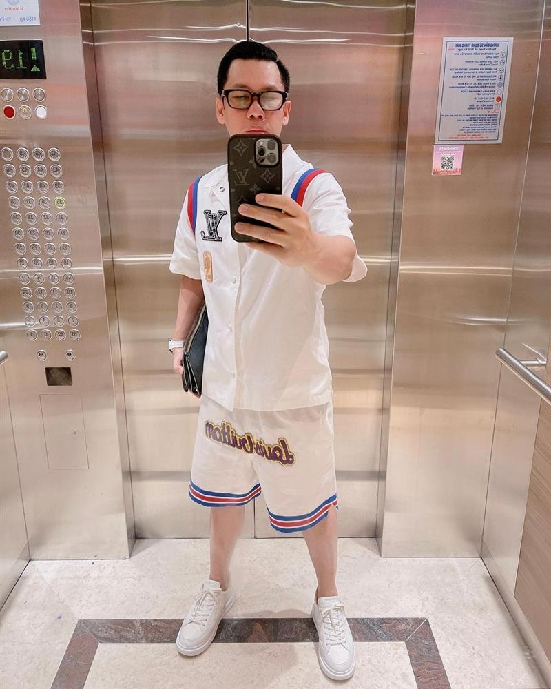 Chồng cũ Lệ Quyên ăn mặc như trai 18 ở tuổi U50-12