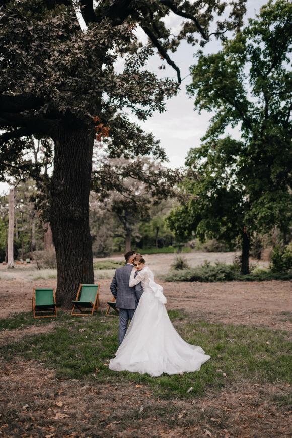 Mẫu nữ từng bị vợ quản lý cũ Hoài Lâm đánh ghen tung full ảnh cưới-7