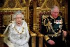 'Món quà lớn' của nữ hoàng Anh cho người thừa kế ngai vàng