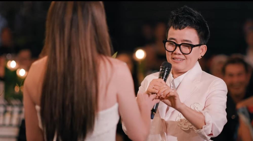 Tưởng Thanh Hà mặc váy cưới hóa ra mặc quần-7