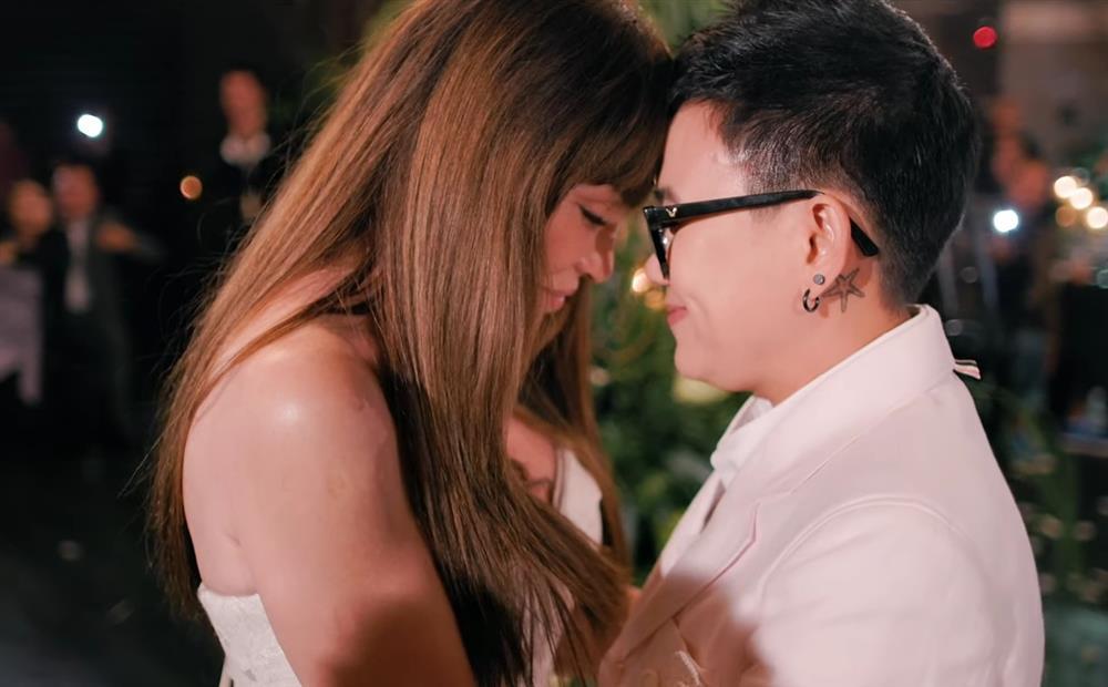 Tưởng Thanh Hà mặc váy cưới hóa ra mặc quần-9