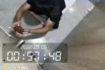 Công ty Trung Quốc lắp camera quay lén nhân viên trong toilet