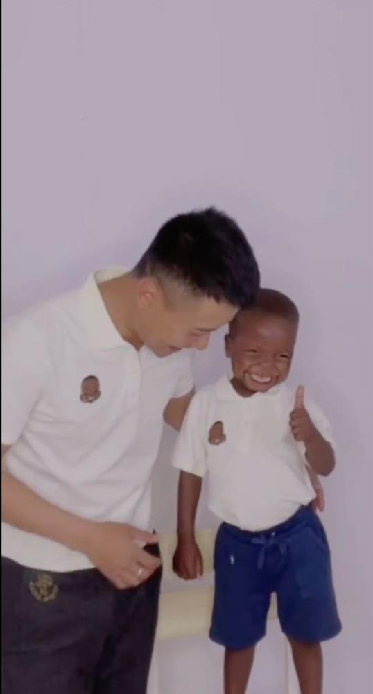 Vai trò một nhân vật đặc biệt giúp Quang Linh Vlog thu tiền khủng-4