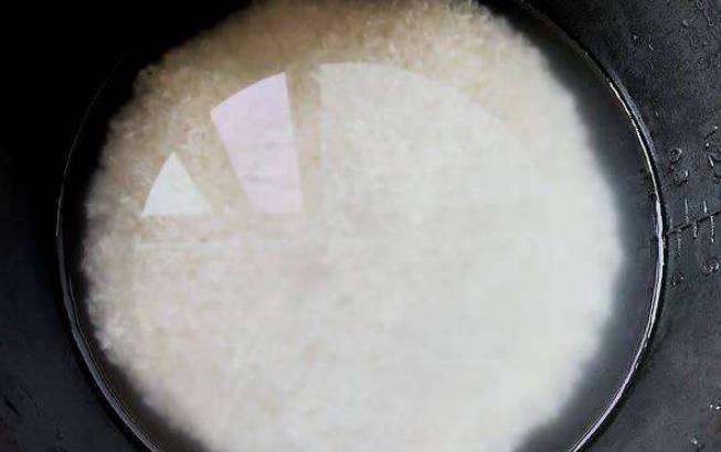 Khi nấu cơm, bạn vo gạo bao nhiêu lần? Tưởng dễ mà khó đấy!-2