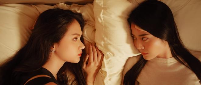 Hương Giang mang Vũ trụ người thứ 3 trở lại Vpop và lợi hại hơn xưa-2