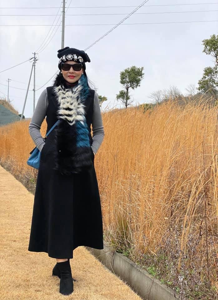 Mẹ Huyền Baby lên sóng, nhan sắc U60 lấn lướt cả 3 cô con gái-6