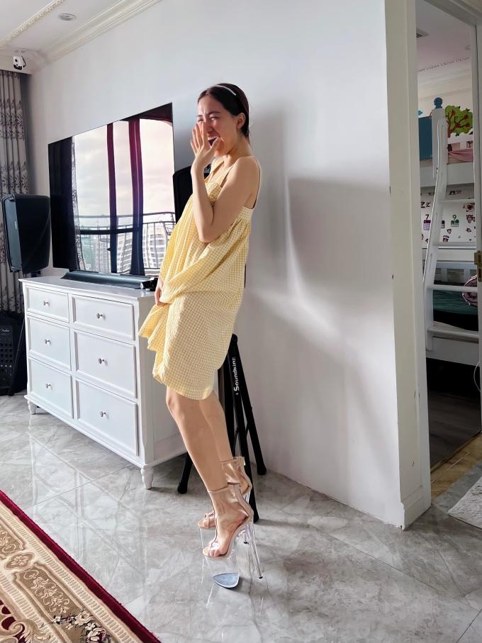 Hòa Minzy đi hát mà lên đồ lồng lộn như thi Hoa hậu-12