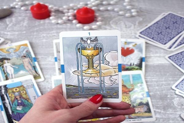 Bói bài Tarot hàng ngày - thứ Sáu 23/9/2022: Tuyệt sắc giai nhân-1