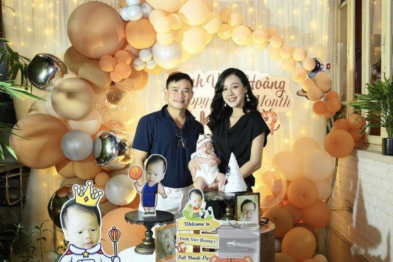 Ảnh cận tiệc đầy tháng chuẩn nhà giàu của quý tử MC nổi tiếng VTV-3