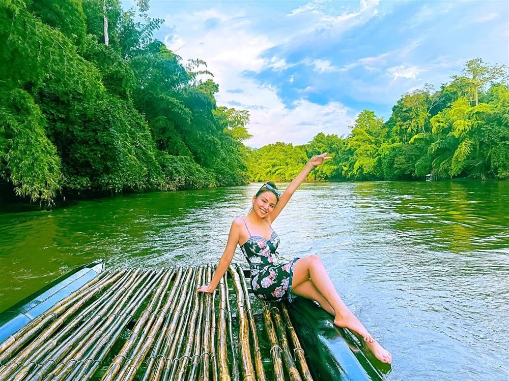 Tin showbiz Việt ngày 20/9: Thu Trang khoe ảnh chồng bị đàn ông hôn-2