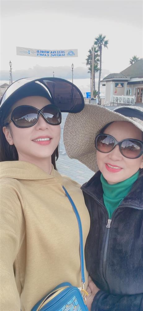 Tin showbiz Việt ngày 20/9: Thu Trang khoe ảnh chồng bị đàn ông hôn-3