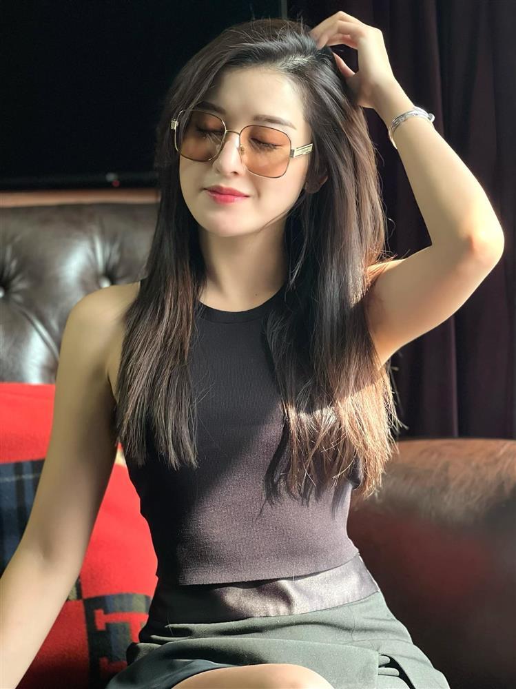 Tin showbiz Việt ngày 20/9: Thu Trang khoe ảnh chồng bị đàn ông hôn-9