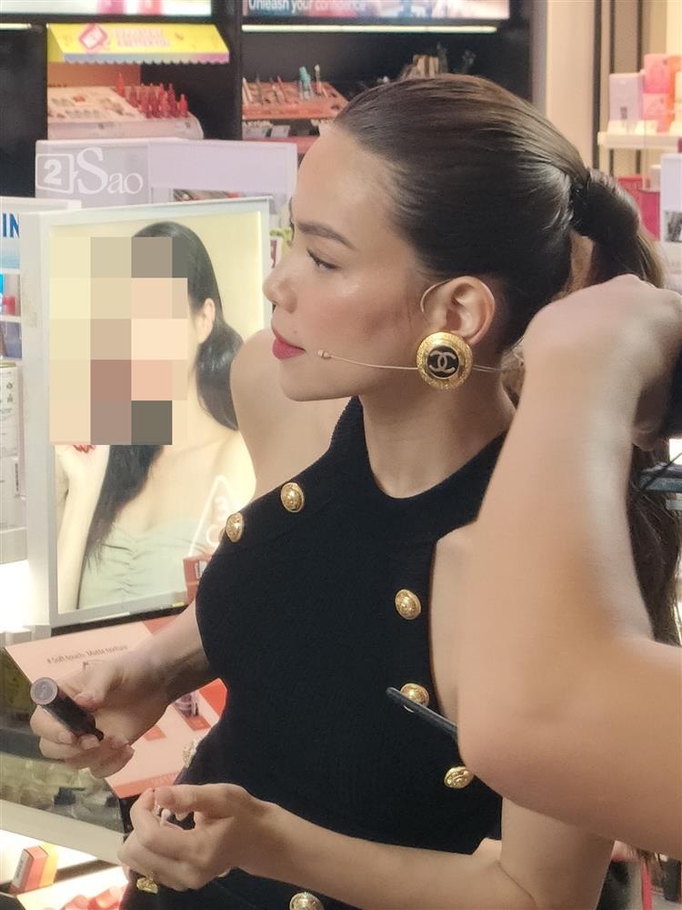 Bắt gặp Hồ Ngọc Hà tại siêu thị, nhan sắc thật ra sao?-5