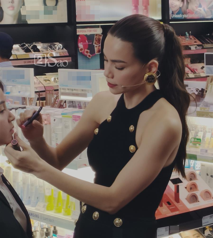 Bắt gặp Hồ Ngọc Hà tại siêu thị, nhan sắc thật ra sao?-14