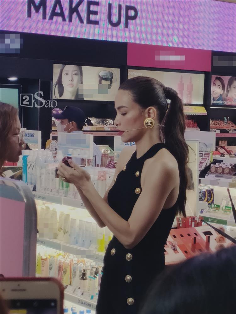 Bắt gặp Hồ Ngọc Hà tại siêu thị, nhan sắc thật ra sao?-10