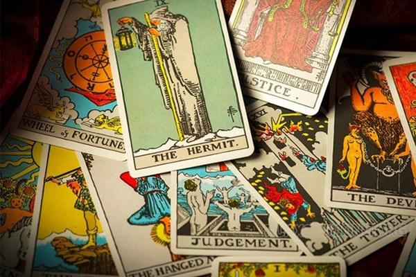 Bói bài Tarot hàng ngày - thứ Bảy 24/9/2022: Mộng mơ tan vỡ-1