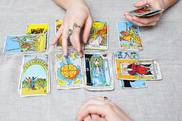 Bói bài Tarot hàng ngày - Chủ Nhật 25/9/2022: Ngậm bồ hòn làm ngọt-1