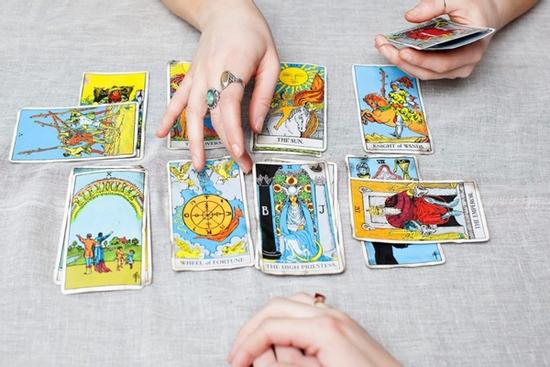 Bói bài Tarot hàng ngày - thứ Bảy 24/9/2022: Mộng mơ tan vỡ