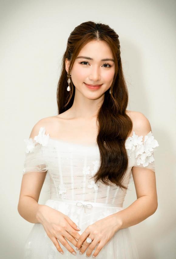 Hòa Minzy lận đận tình duyên, chị gái MC hôn nhân viên mãn-1