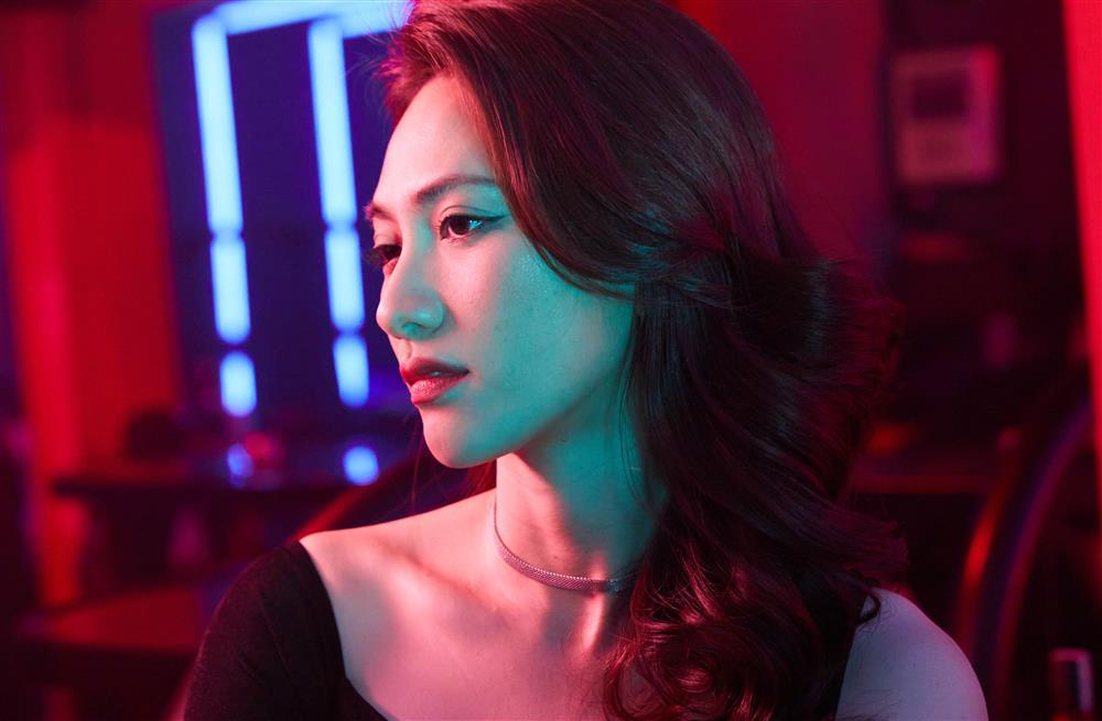 Phương Anh Đào làm gái hư, nóng bỏng bên trai trẻ-2