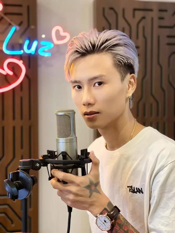 Đạt Villa gây chú ý với loạt ảnh đời thường-1